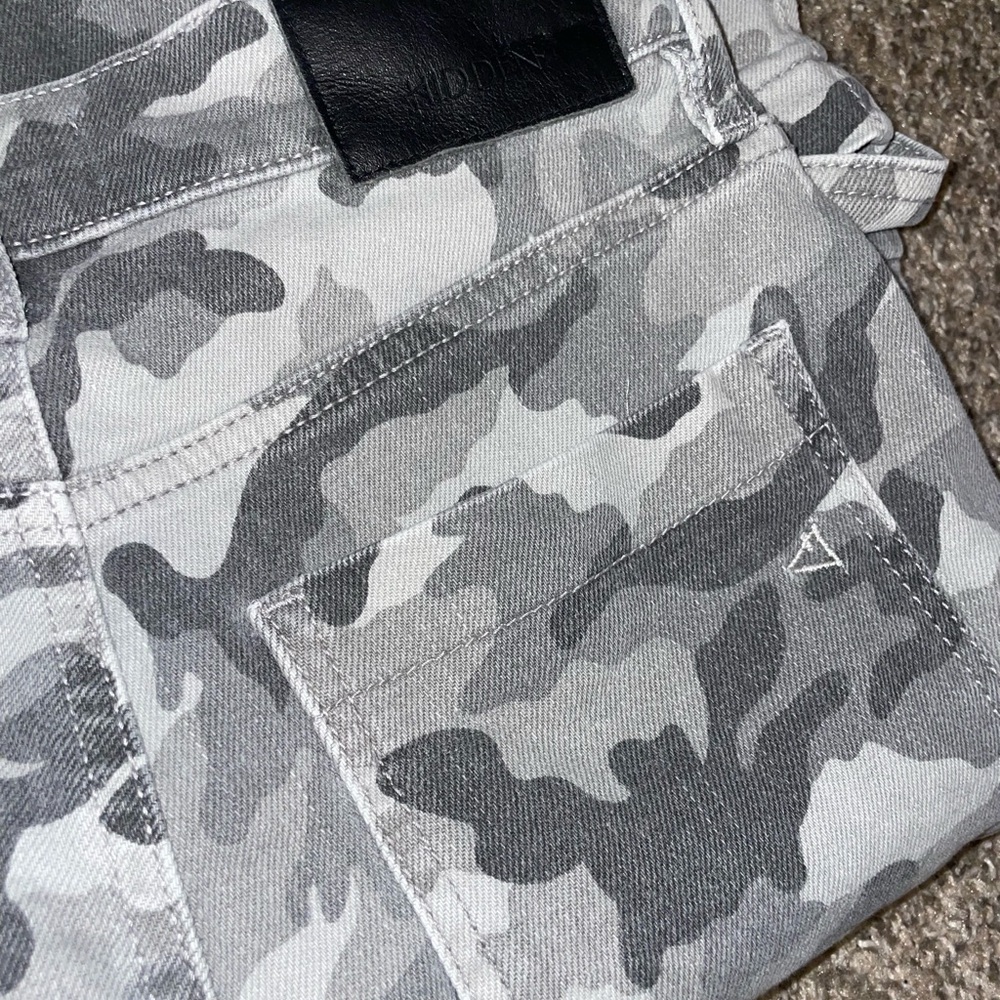 Hidden Gray Camouflage Cargo Pants - Picture 7 of 8